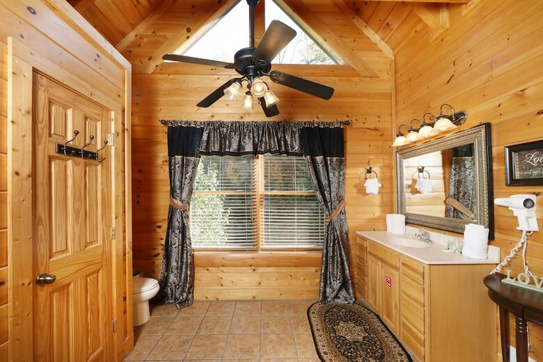 Blessed Nest - Four Bedroom Cabin