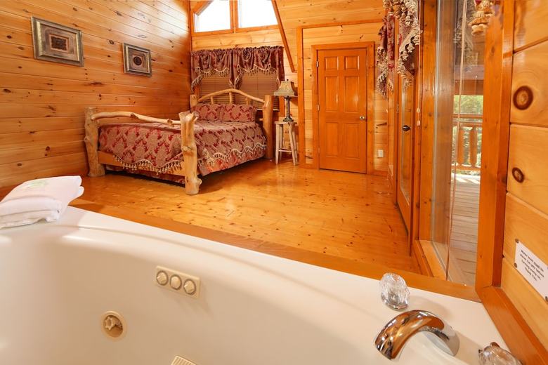 Family Valley Lodge - Six Bedroom Cabin