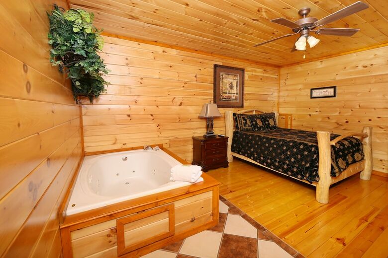 Family Valley Lodge - Six Bedroom Cabin