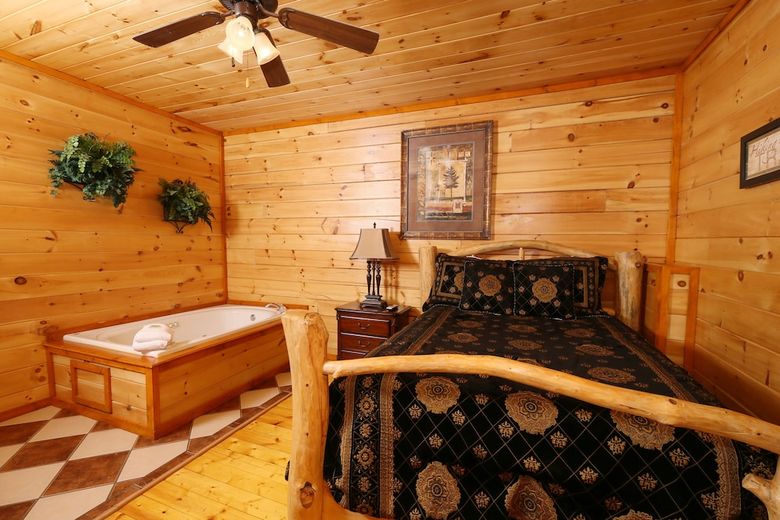 Family Valley Lodge - Six Bedroom Cabin