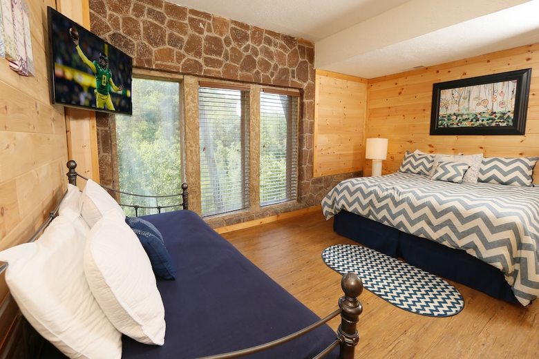 Family Valley Lodge - Six Bedroom Cabin