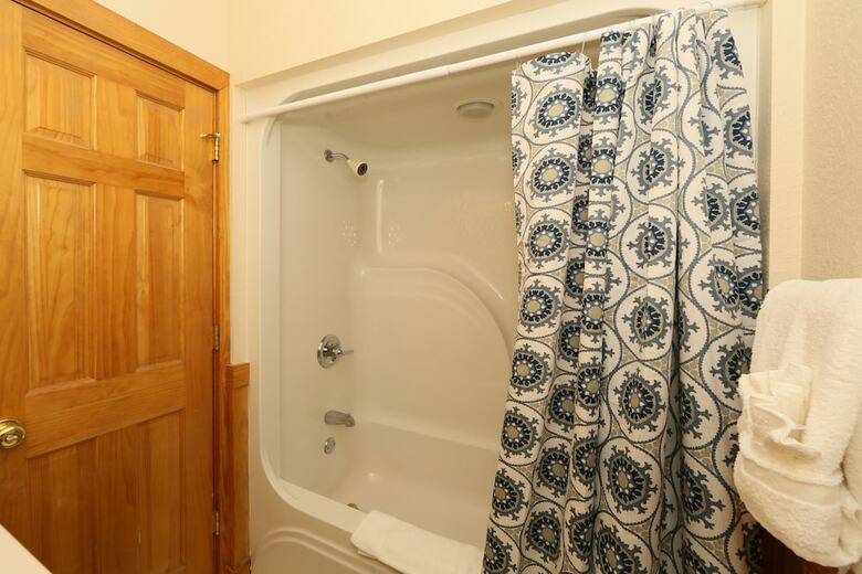 Ivy Falls 9 - Five Bedroom Chalet