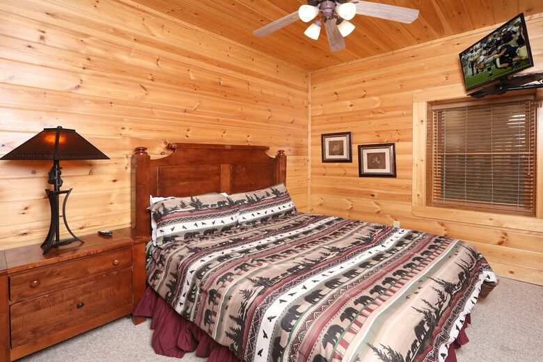 Mountain Sunrise - Five Bedroom Cabin