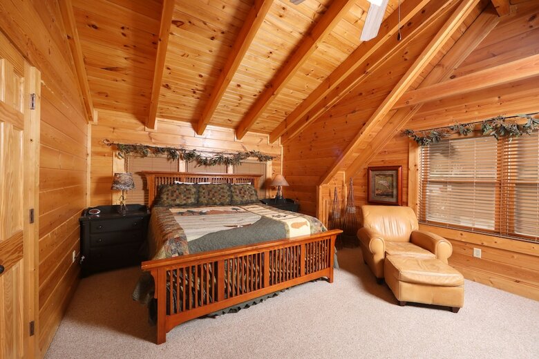 Mountain Sunrise - Five Bedroom Cabin