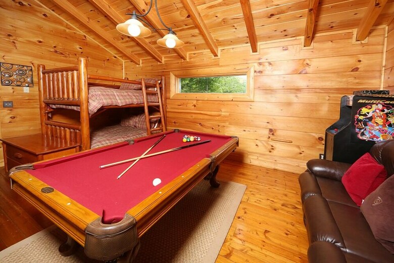 Mountain Majesty - Two Bedroom Cabin