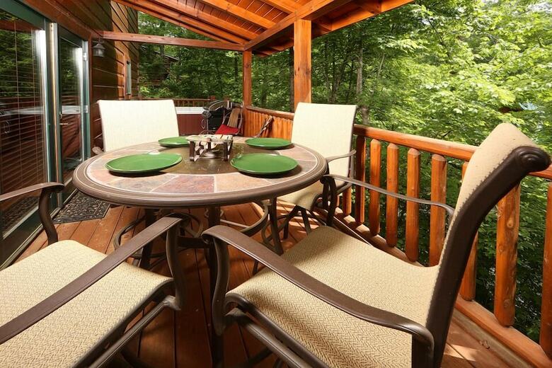 Mountain Majesty - Two Bedroom Cabin