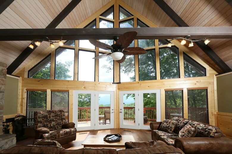 Million Dollar View - Four Bedroom Cabin