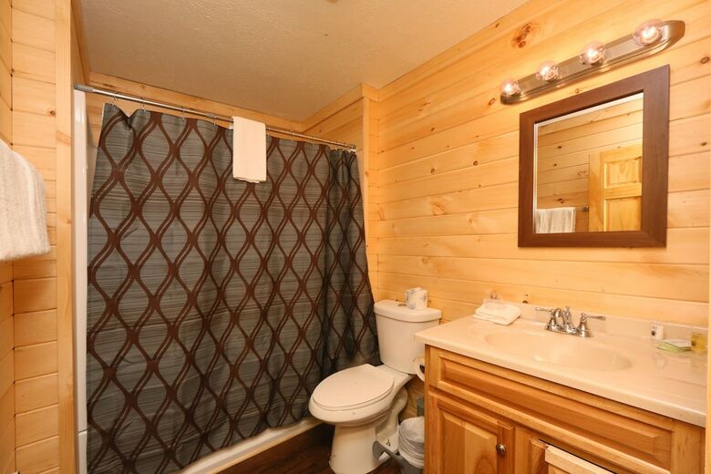 Million Dollar View - Four Bedroom Cabin