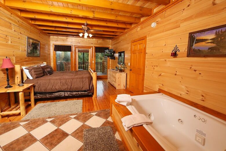 Mountain Movie Inn - Six Bedroom Cabin