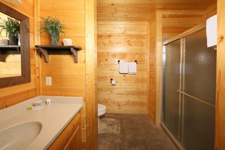 Howling Wolf - One Bedroom Cabin
