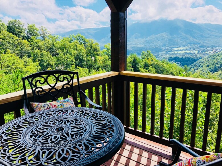 Kickin Back Jack - Three Bedroom Cabin