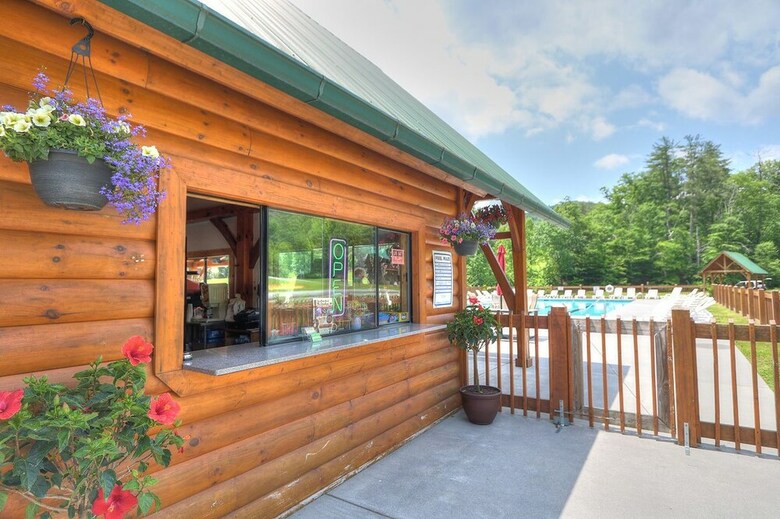 Kickin Back Jack - Three Bedroom Cabin