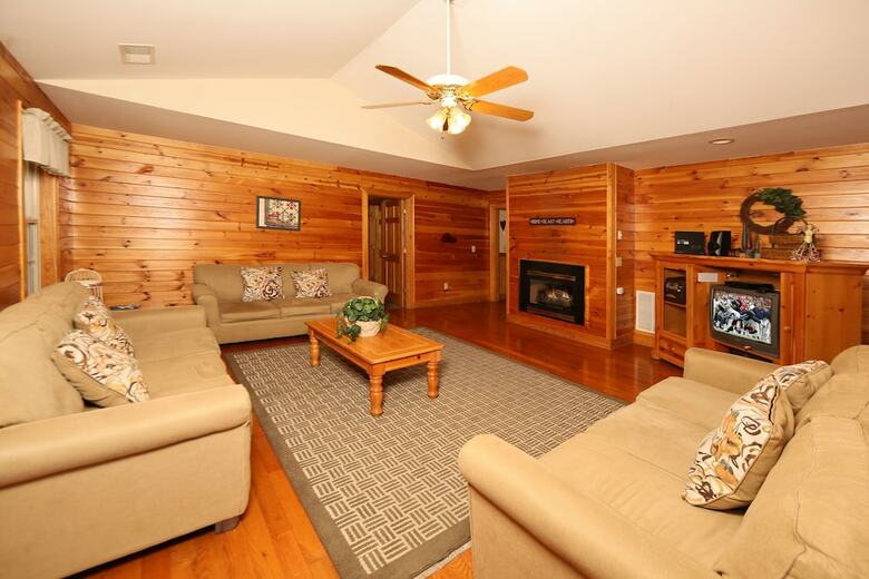 Magnolia Place 5 - Eight Bedroom Chalet