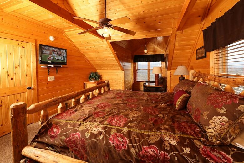 Wavyleaf Retreat - Four Bedroom Cabin