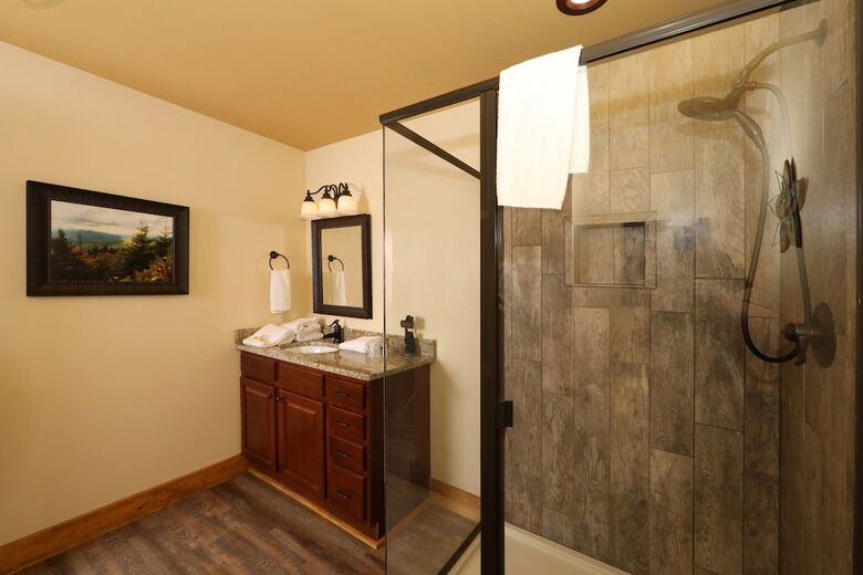 Splash Mansion - Four Bedroom Chalet