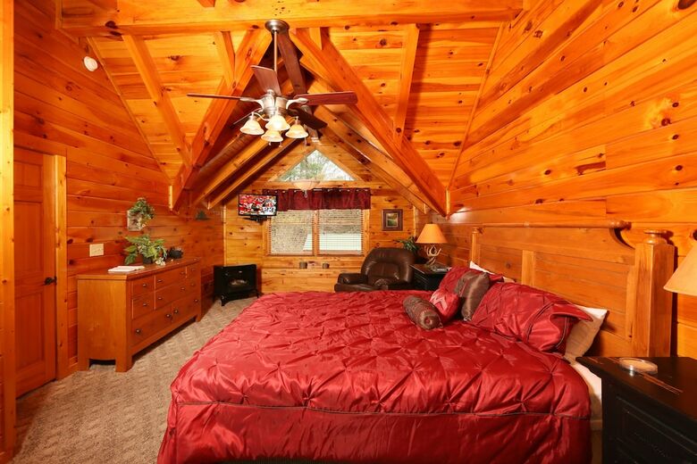 Snow Bear - Two Bedroom Cabin