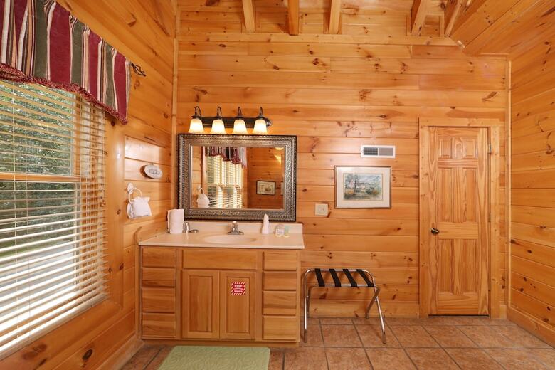 Mayberry - Three Bedroom Cabin