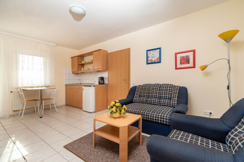 L�na Apartman