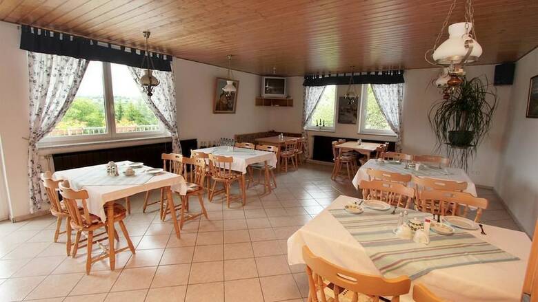 L�na Apartman