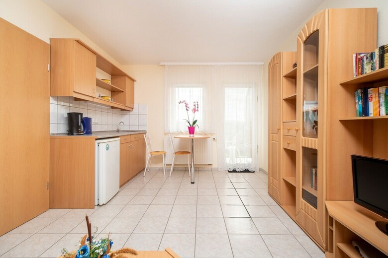 L�na Apartman
