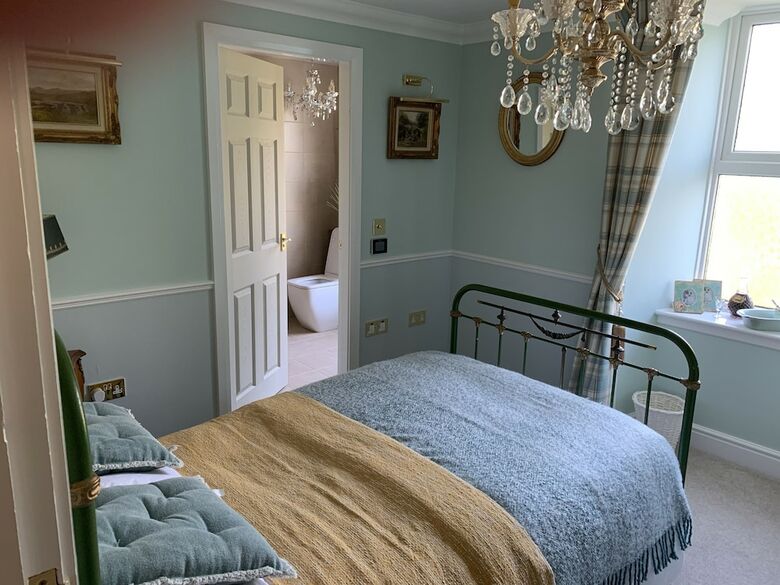Bed & Breakfast Knock Rushen House