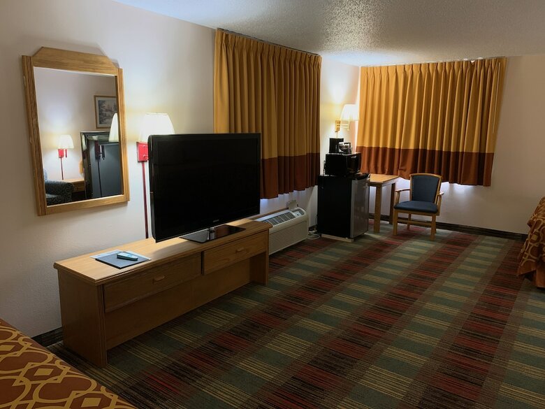 Motel Budgetinn & Suites