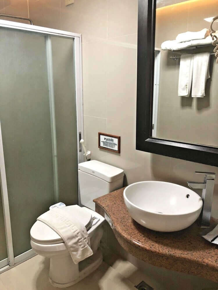 Hotel Royale Tagaytay Bed And Breakfast