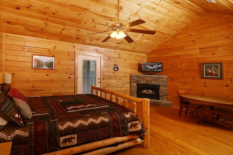 Bentley Lodge - Six Bedroom Cabin
