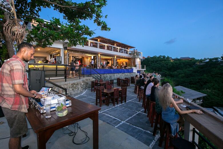 Bed & Breakfast Labomie Uluwatu