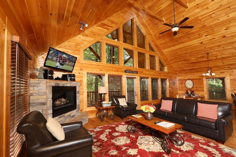 Smoky Bear Manor - Five Bedroom Cabin