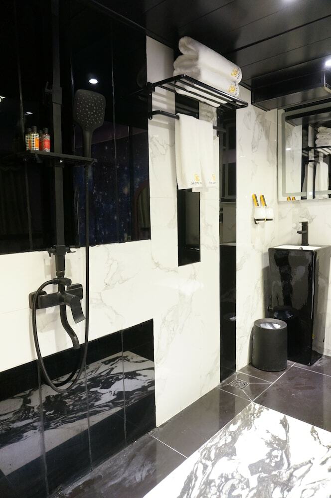 Star City Hotel - Tsim Sha Tsui