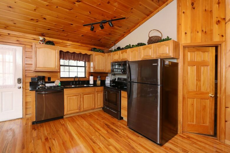 Just Hanging Out - Three Bedroom Cabin