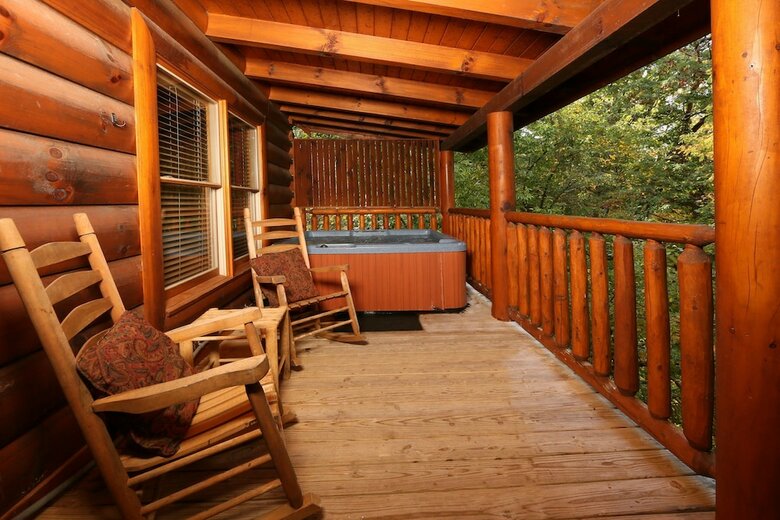 Little Chateau - One Bedroom Cabin
