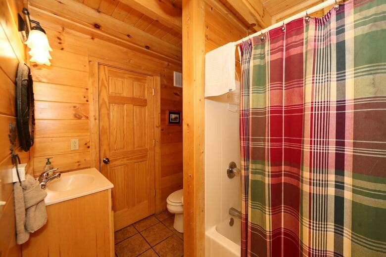 Little Chateau - One Bedroom Cabin