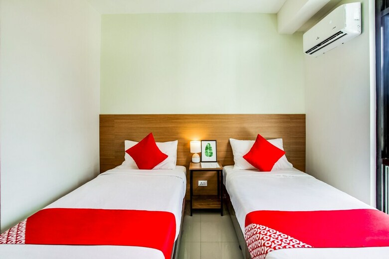 Oyo 403 Maplewave Hotel