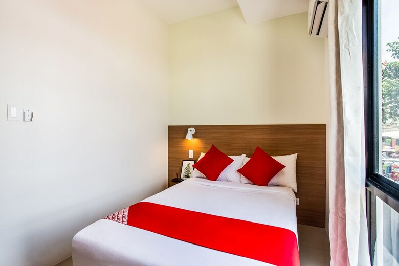 Oyo 403 Maplewave Hotel