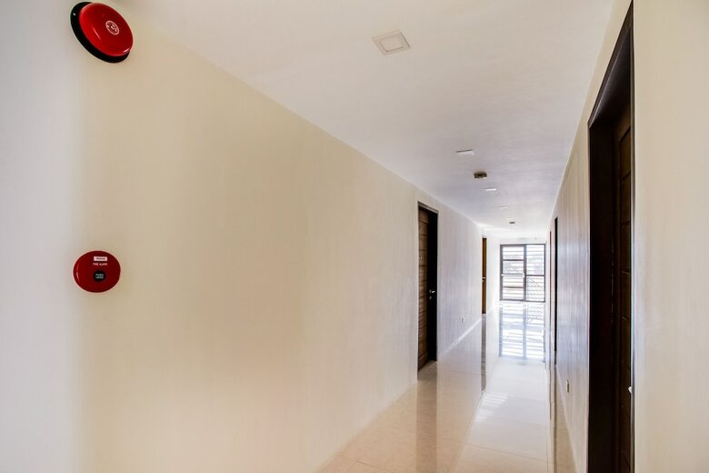 Oyo 403 Maplewave Hotel