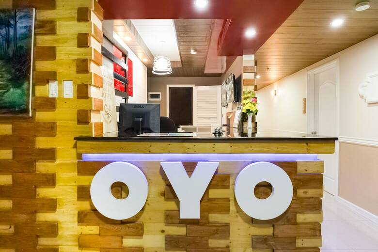 Hostal Oyo 240 Country Artist Hotel