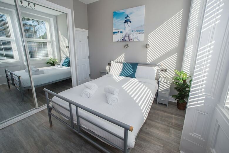 Chine Gardens Apartment
