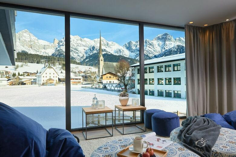 Hotel Die Hochk�nigin ? Magic Mountain Resort