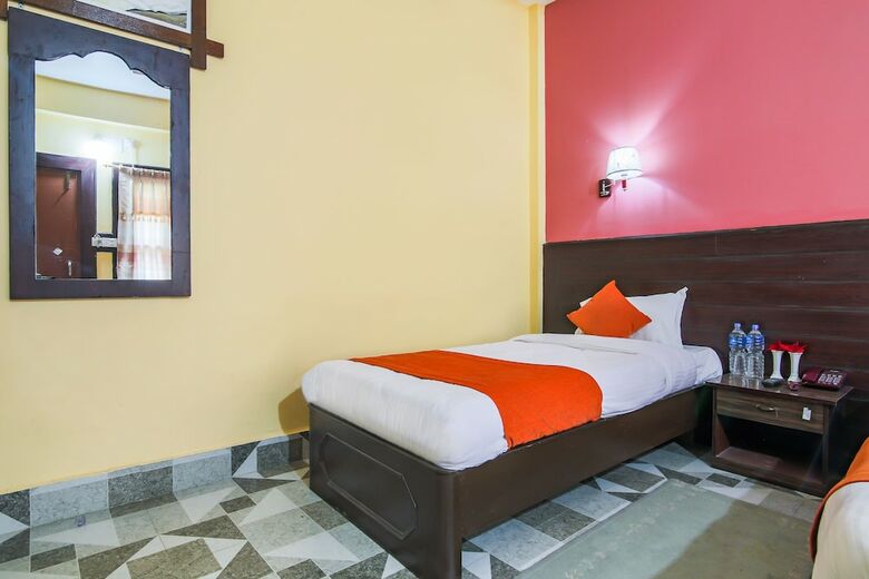 Hotel Oyo 379 Holiday Resort