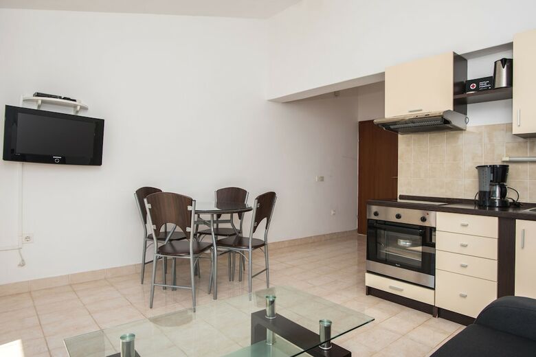 Apartments Lucija I Marko