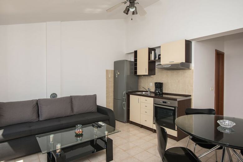 Apartments Lucija I Marko