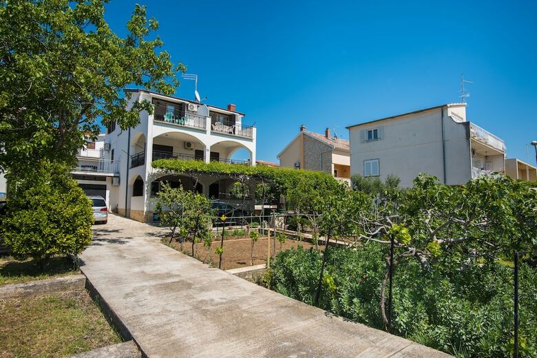 Apartments Lucija I Marko