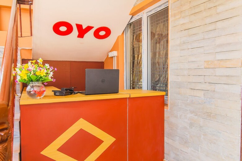 Oyo 382 Hotel Dela Mount