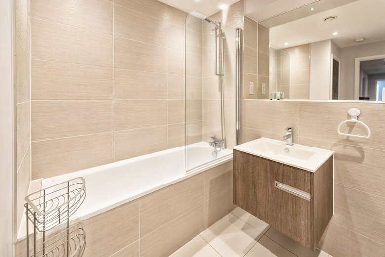 Luxury Bedford Riverside Apartment