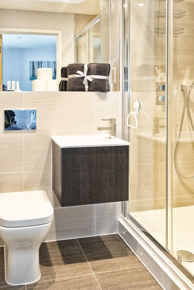Luxury Bedford Riverside Apartment