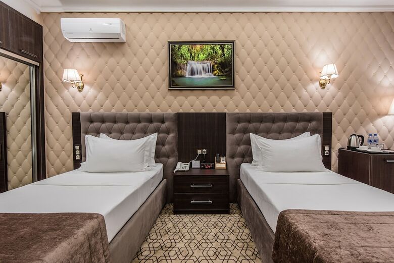 The Royal Mezbon Hotel & Spa