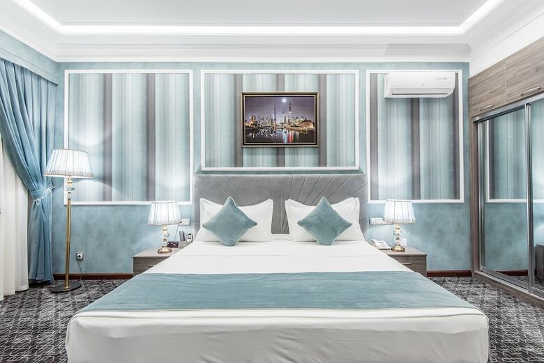 The Royal Mezbon Hotel & Spa