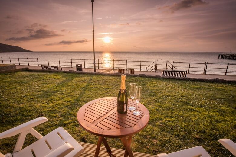 Pier View Apartment At Beach House